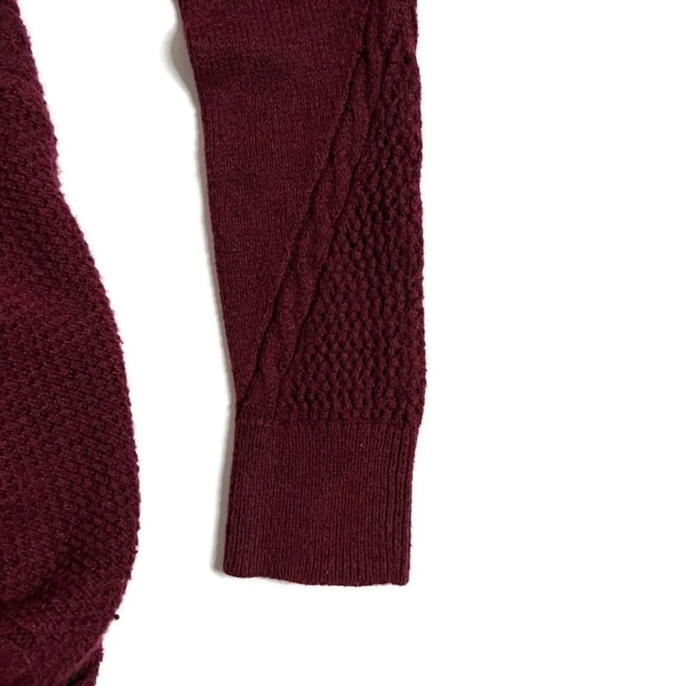 American Eagle Outfitters knit sweater size small color maroon - Picture 3 of 11
